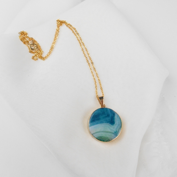 New Ambery Agate Round Necklace - Picture 8 of 8